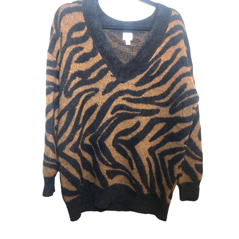 Peyton Jensen Animal Print Black Brown zebra Medium V Neck Sweater
